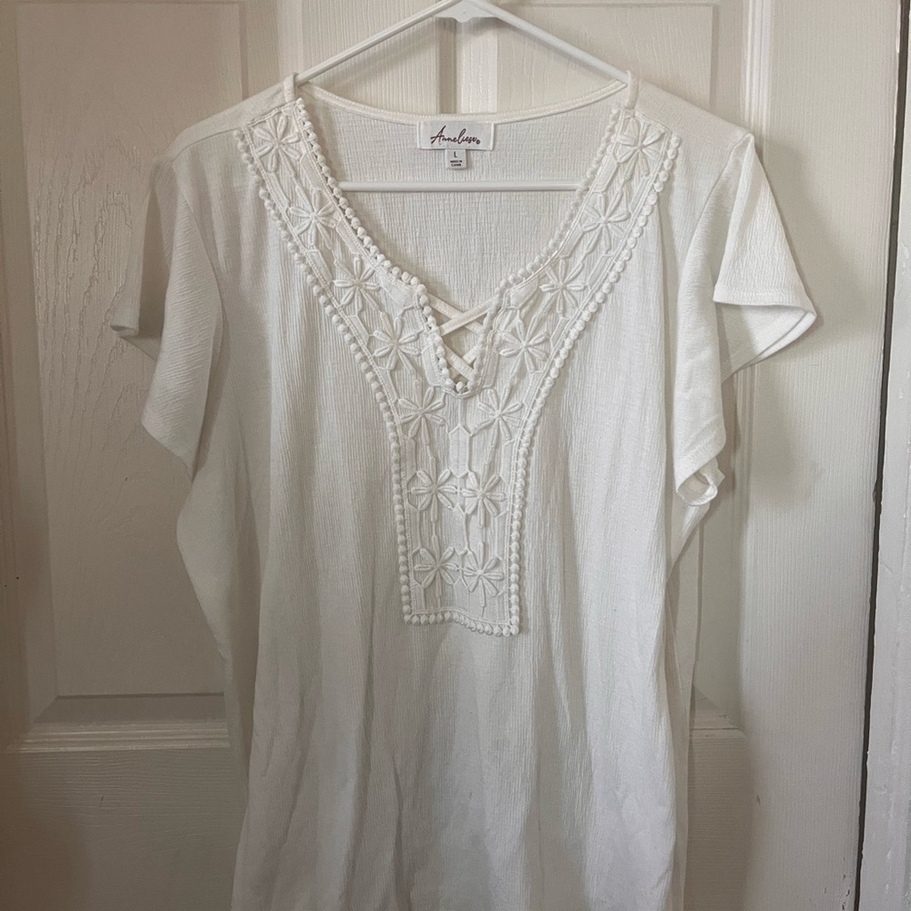 Aventura White Embroidered Lace-Up V-Neck Short Sleeve Top
